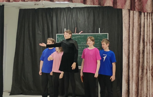 Спектакль «Девочки с Васильевского острова».